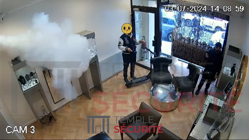 Protection de bijouterie : vitrines noyées dans le brouillard de sécurité